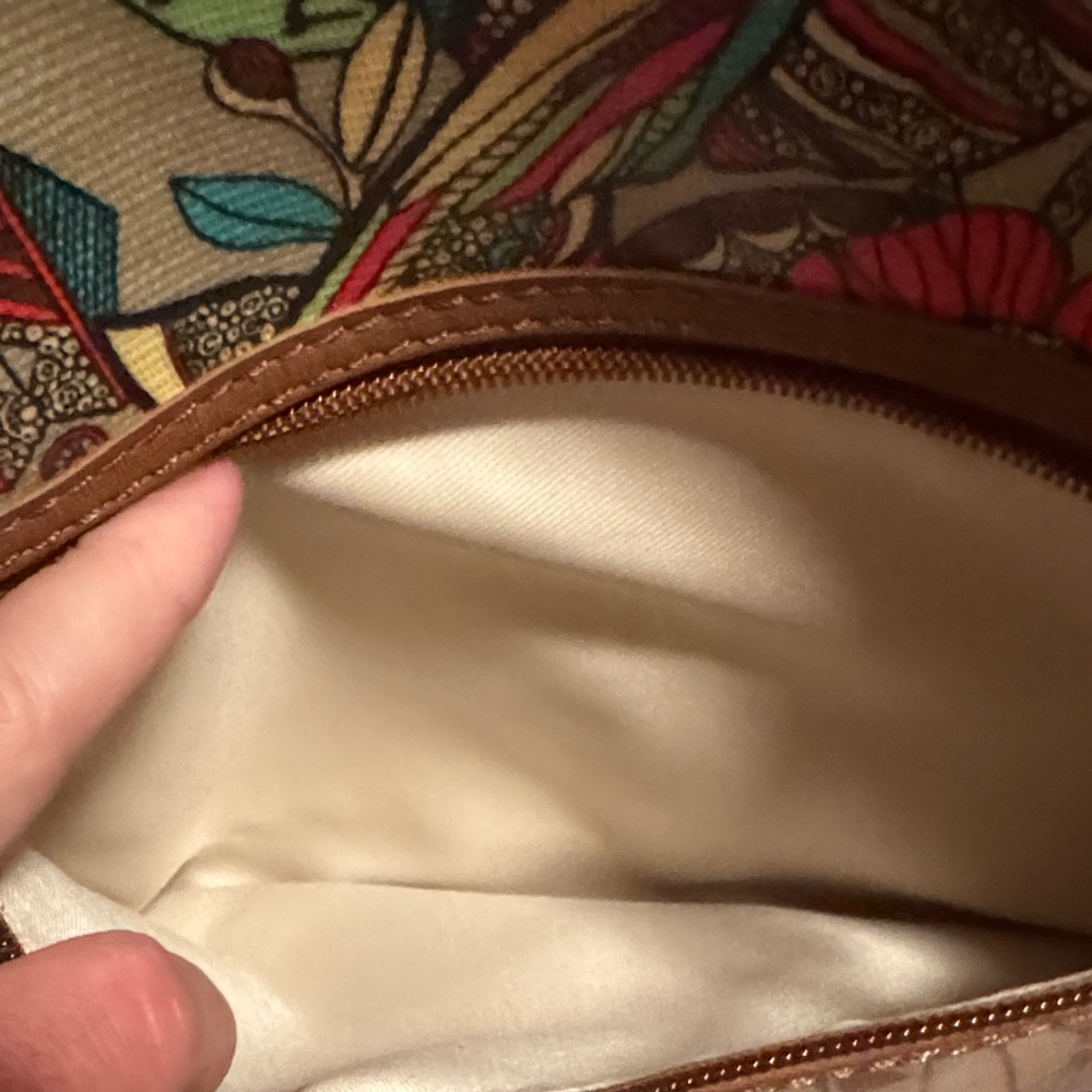 Sakroots Artistic Crossbody Bag with Brown Accents new condition - Picture 2 of 4